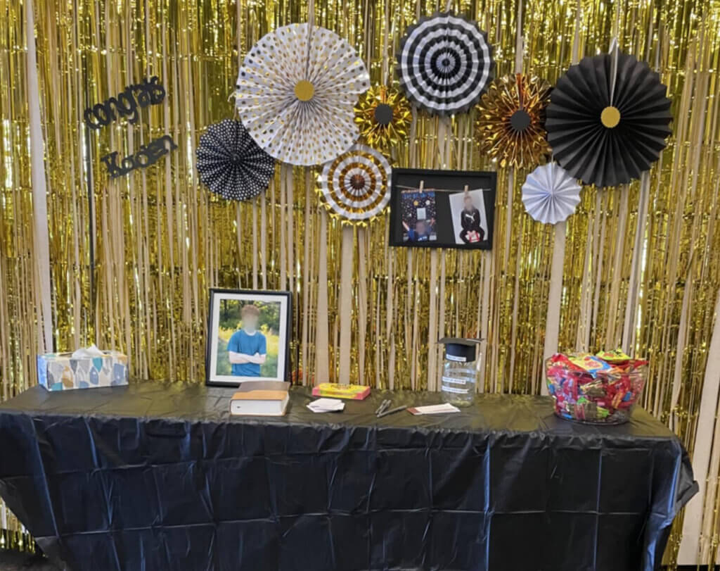 graduation table for boy